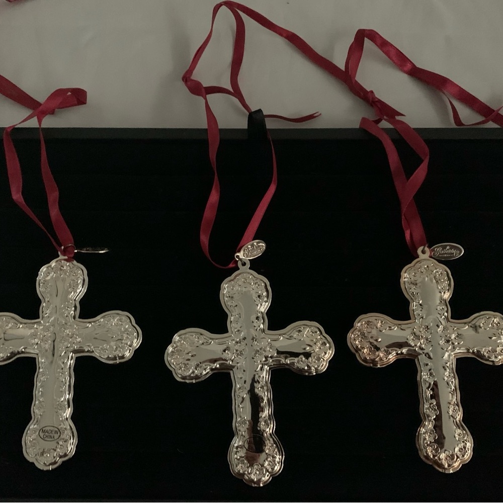 GORHAM.  Cross  Vintage  1831 ornaments with Red Ribbon - Picture 3 of 3
